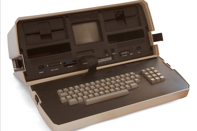 Osborne 1, laptop pertama yang diproduksi untuk publik pada 1981. Osborne 1 memiliki desain seperti koper dengan bobot 11 kg. 