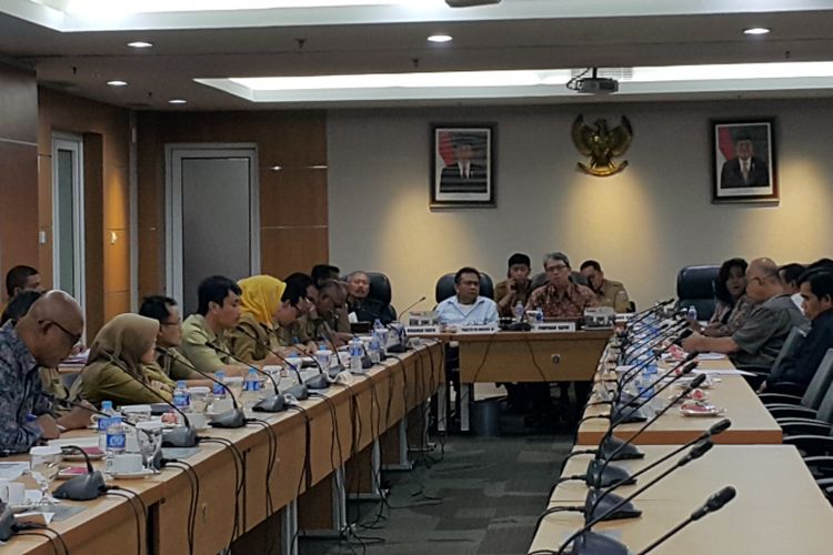 PT MRT Jakarta melakukan rapat terkait kelanjutan proyek MRT bersama Pemprov DKI Jakarta dan DPRD DKI Jakarta di ruang serbaguna Gedung DPRD DKI Jakarta, Jalan Kebon Sirih, Jakarta Pusat, pada Senin (15/5/2017).