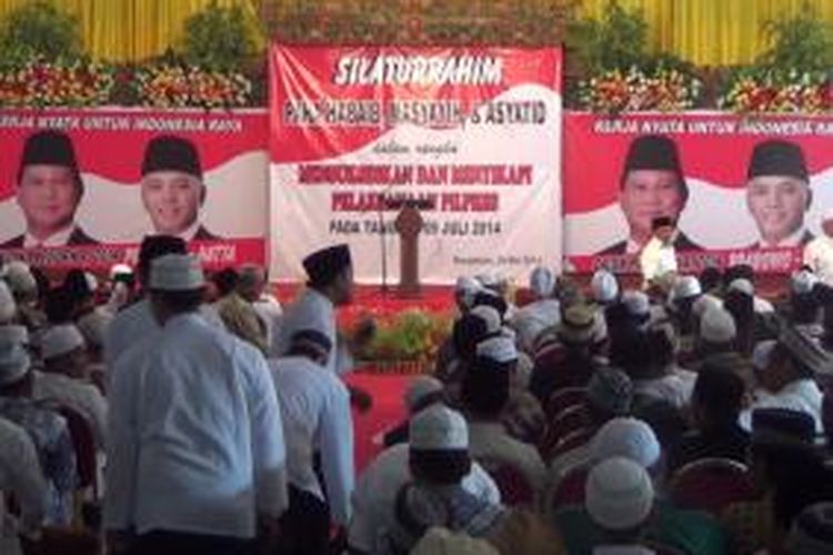Deklarasi Pemenangan pasangan Capres Cawapres Prabowo-Hatta di Bangkalan, Jawa Timur, langsung dikomando mantan Bupati Bangkalan, Fuad Amin Imron, Jumat (30/5/2014).