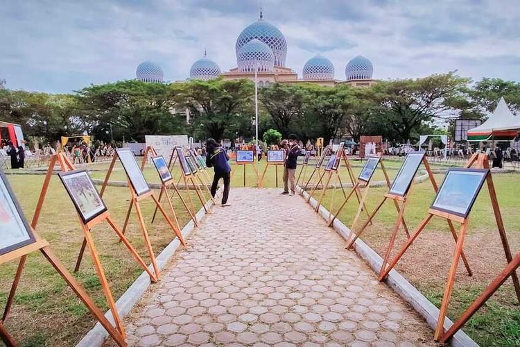 Mahasiswa Ilmu Komunikasi, Universitas Malikussaleh (Unimal) Aceh Utara menggelar Aceh Bangkit (Abang) Expo 2022 di halaman Museum Lhokseumawe, 24-26 Januari 2022.