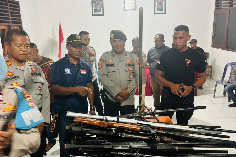Ingin Akhiri Konflik, Warga Flores Timur Serahkan Senjata Rakitan ke Polisi