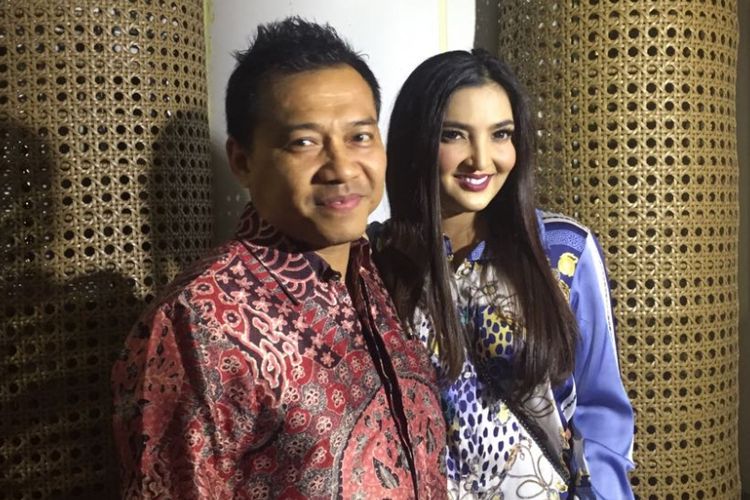 Ashanty Siddik dan Anang Hermansyah diabadikan di GIK Grand Indonesia, Thamrin, Jakarta Pusat, Selasa (18/7/2017).