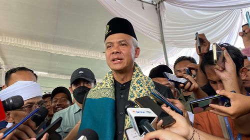 Santai Kampanyenya "Dibuntuti", Ganjar Sebut Pendukungnya Sayang Jokowi