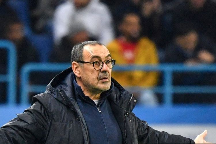 Pelatih Italia Juventus, Maurizio Sarri bereaksi selama pertandingan final sepakbola Supercoppa Italiana antara Juventus dan Lazio di Stadion Universitas King Saud di ibukota Saudi, Riyadh