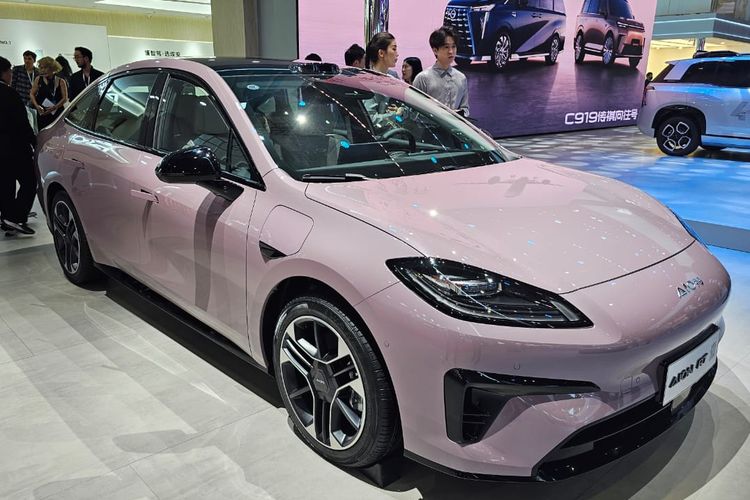 GAC Aion RT yang dipajang di Auto Shanghai 2025.