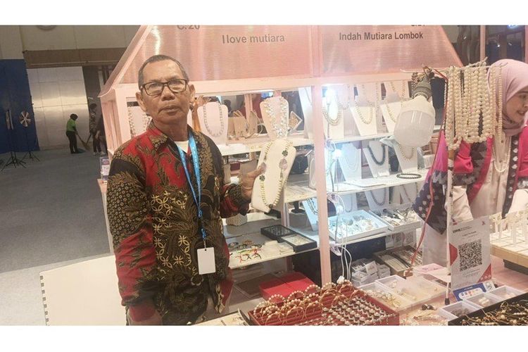 Mahayusi bersama produk I Love Mutiara di BRI UMKM EXPO(RT) 2025.