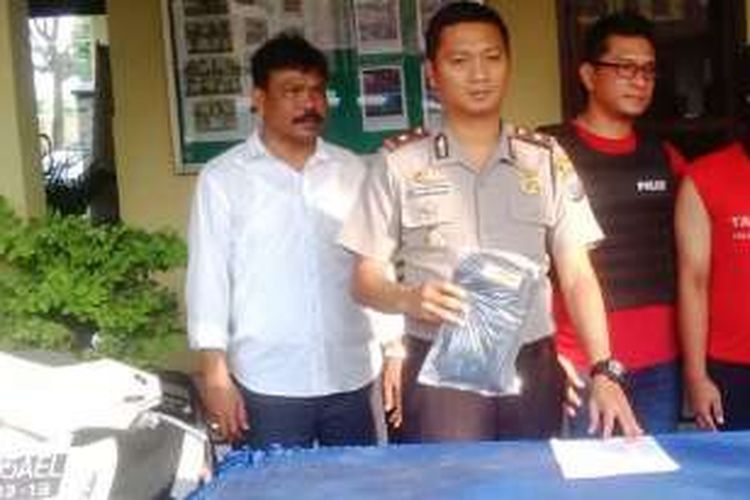 Pelaku MI (16) warga Jalan Gatot Subroto Medan adalah satu dari dua pelaku jambret yang menyebabkan tewasnya korban Sampir (58), Selasa (17/1/2017)