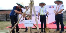 Hari Gerakan Satu Juta Pohon, KAI Tanam Pohon Serentak di Berbagai Area Kerja