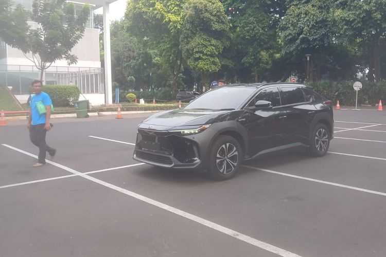 Toyota bZ4X Jadi Kendaraan Tamu Negara dalam Pelantikan Presiden dan Wakil Presiden Baru