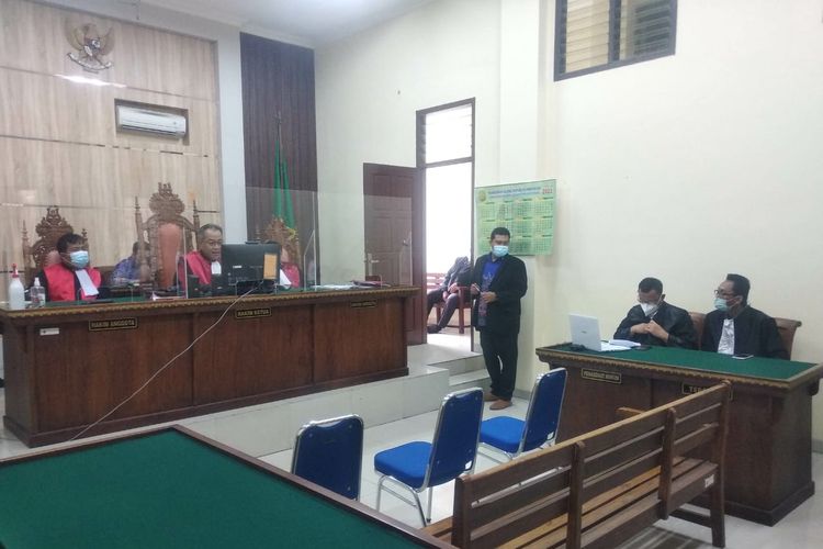 Suasana sidang vonis perkara penusukan Syekh Ali Jaber di PN Tanjung Karang, Kamis (4/1/2021). Terdakwa dijatuhi vonis selama 4 tahun penjara.