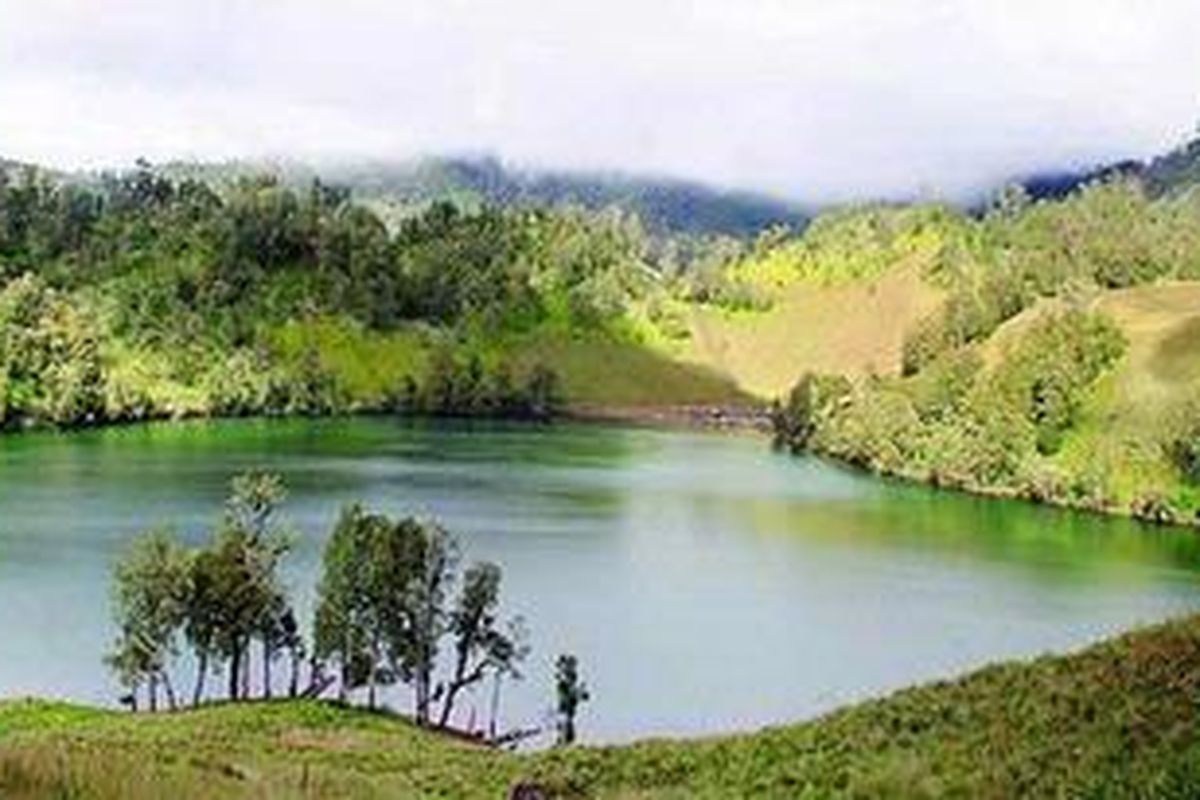 Ranu Kumbolo Ke Mahameru