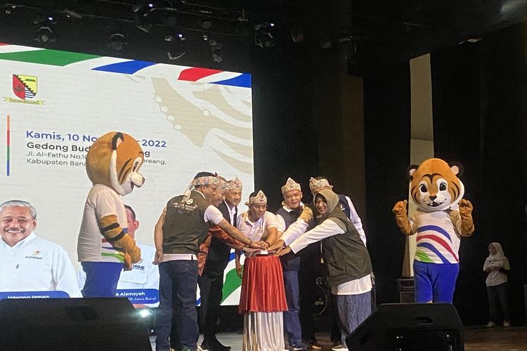 KORMI Jawa Barat menunjuk Kabupaten Bandung sebagai venue utama di gelarnya event FORNAS Ke 7 yang akan diselenggarakan pada Juli tahun 2023 mendatang. Bupati Bandung Dadang Supriatna mengungkapkan kesiapan Kabupaten Bandung menyambut event tersebut, pada Jumat (11/11/2022) di Gedong Budaya Soreang (GBS).