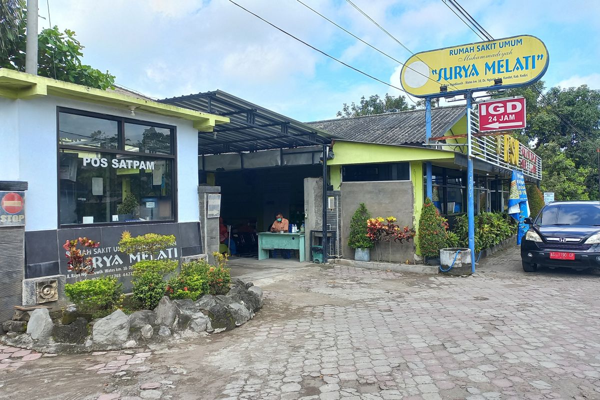 Para korban luka akibat penyerangan yang terjadi di Desa Pojok, Kecamatan Wates, Senin (7/3/2022), dirawat di RS Surya Melati Kabupaten Kediri,Jawa Timur.