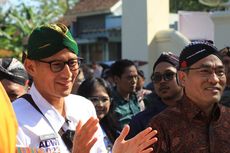 Sandiaga Blangkon Hijau sampai Potensi Lawan Prabowo