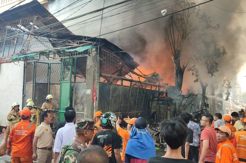 Kebakaran Tiga Bangunan di Tambora, Diduga karena Korsleting Salah Satu Rumah