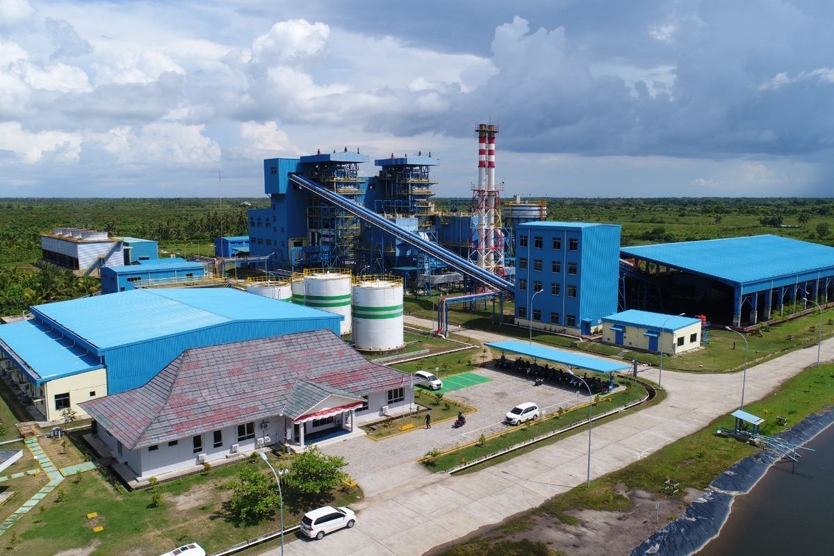 Suasana di PLTU Sukabangun, Ketapang, Kalimantan Barat.