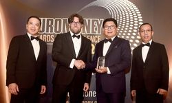 Dua Direktur Bank Mandiri Raih Penghargaan di TOP BUMN Awards 2023