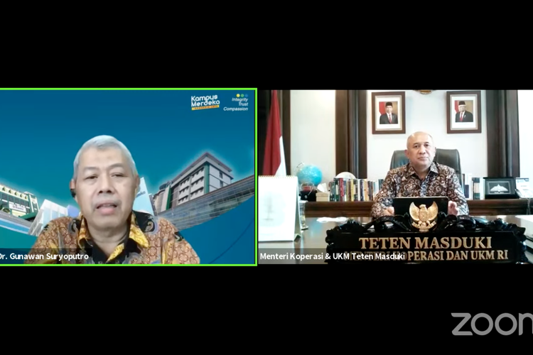 Rektor Uhamka Prof. Gunawan Suryoputro dan Menteri Koperasi dan UMKM Teten Masduki dalam pembukaan Pekan Ta'aruf  atau Peta Uhamka 2021 yang digelar secara daring 20-23 September 2021.