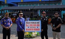 Siaga Bencana Kebakaran, Bupati HST Hibahkan Rp 1,5 Miliar untuk Relawan Damkar