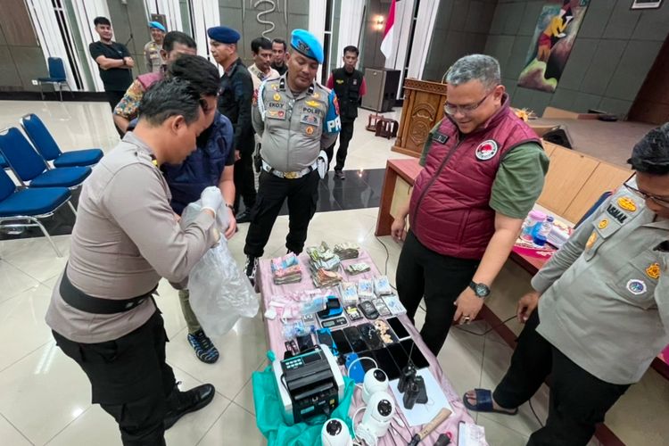 Transaksi “Kampung Narkoba” di Padang Bertransformasi Digital, QRIS Ditemukan Saat Penggerebekan
