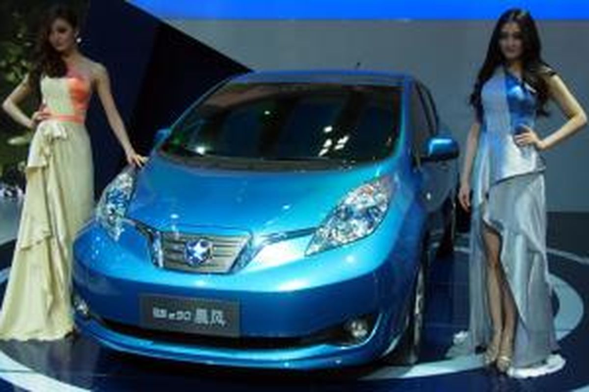 Nissan Leaf dipasarkan dengan nama Venucia e30 di China, mulai dipasarkan September 2014.