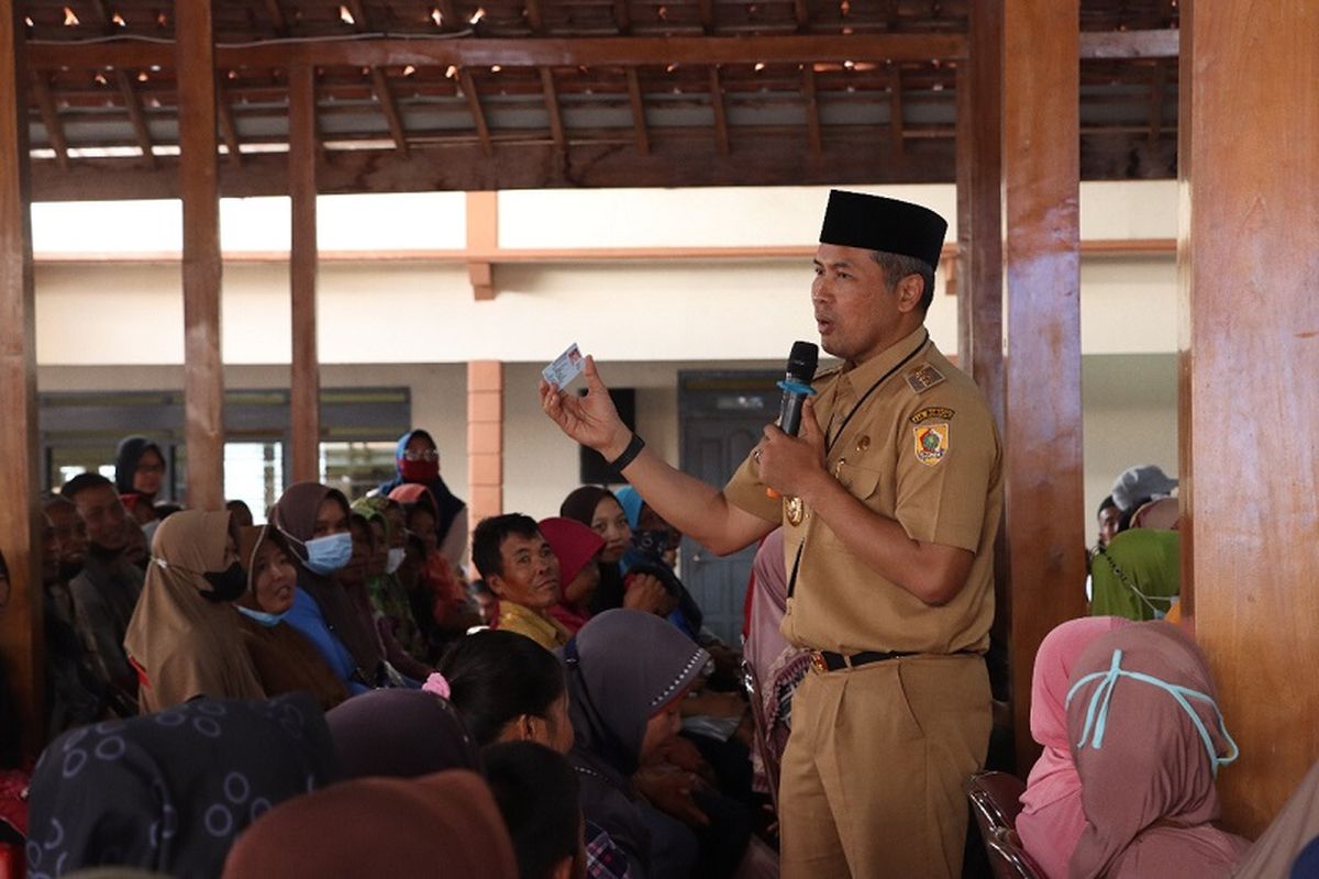 Bupati Wonogiri Joko Sutopo mengimbau para camat untuk bisa memperhatikan dan mensosialisasikan kembali permasalahan pemberian obat yang sesuai dengan gejala dan dosis. 