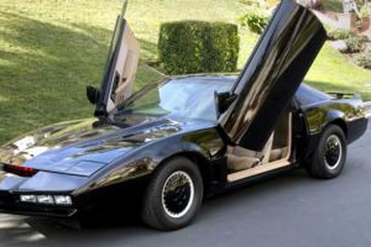 Pontiac Trans Am keluaran 1982 jadi identitas KITT di serial 