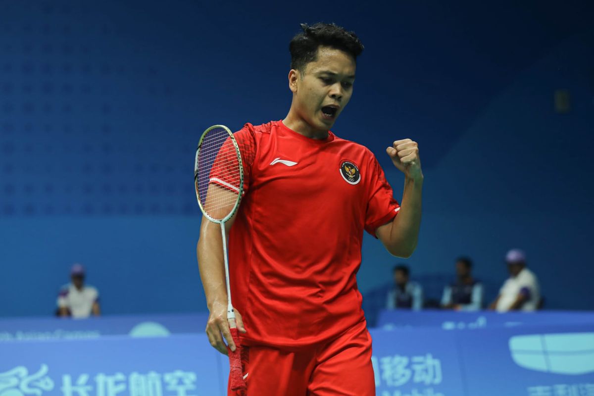 Anthony Sinisuka Ginting saat bertanding pada laga Indonesia vs Korea Selatan pada perempat final Asian Games 2022 di Binjiang Gymnasium, Jumat (29/9/2023). Ginting sukses melaju ke babak 16 besar sektor perorangan Asian Games 2022 usai membekuk wakil Taiwan, Wang Tzu-wei, di Binjiang Gymnasium, Selasa (3/10/2023).