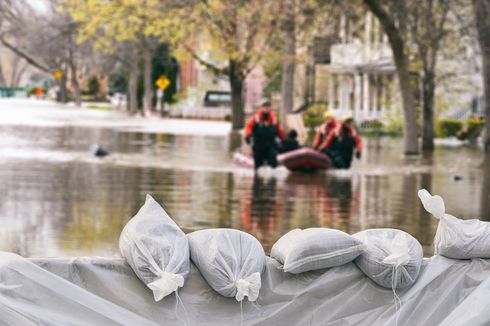 Imbas Hujan Deras Minggu Malam, 10 Ruas Jalan di Jakarta Masih Banjir 