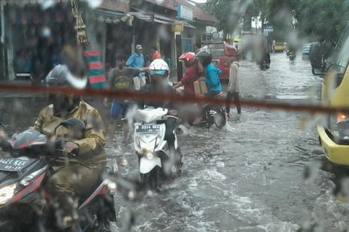 Kramat Jaya Banjir 50 Cm, Sopir Angkot Was-was