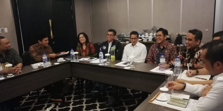 Calon Wakil Presiden Sandiaga Uno melakukan pertemuan dengan perwakilan partai-partai koalisi Prabowo Subianto-Sandiaga Uno di Hotel Aston, kawasan TB Simatupang, Jakarta, Senin (27/8/2018).