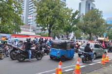 Demo di Balai Kota Terhalang Perbaikan Trotoar, Massa Buruh: Lagi dan Lagi, Kita Cuma sampai di Sini...