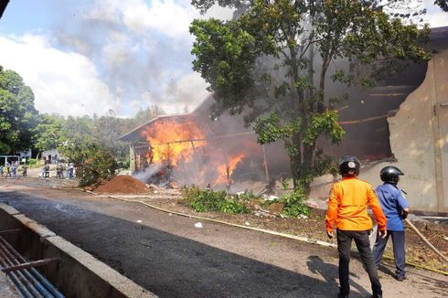 Kebakaran Gudang Kapas di Bandung, 20 Mobil Dikerahkan hingga Kerugian Capai Miliaran