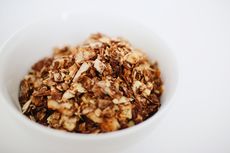 Cara Membuat Granola Homemade, Bisa Disimpan untuk Stok 