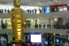 Patung Buddha Setinggi 12 Meter Dipamerkan di Tunjungan Plaza