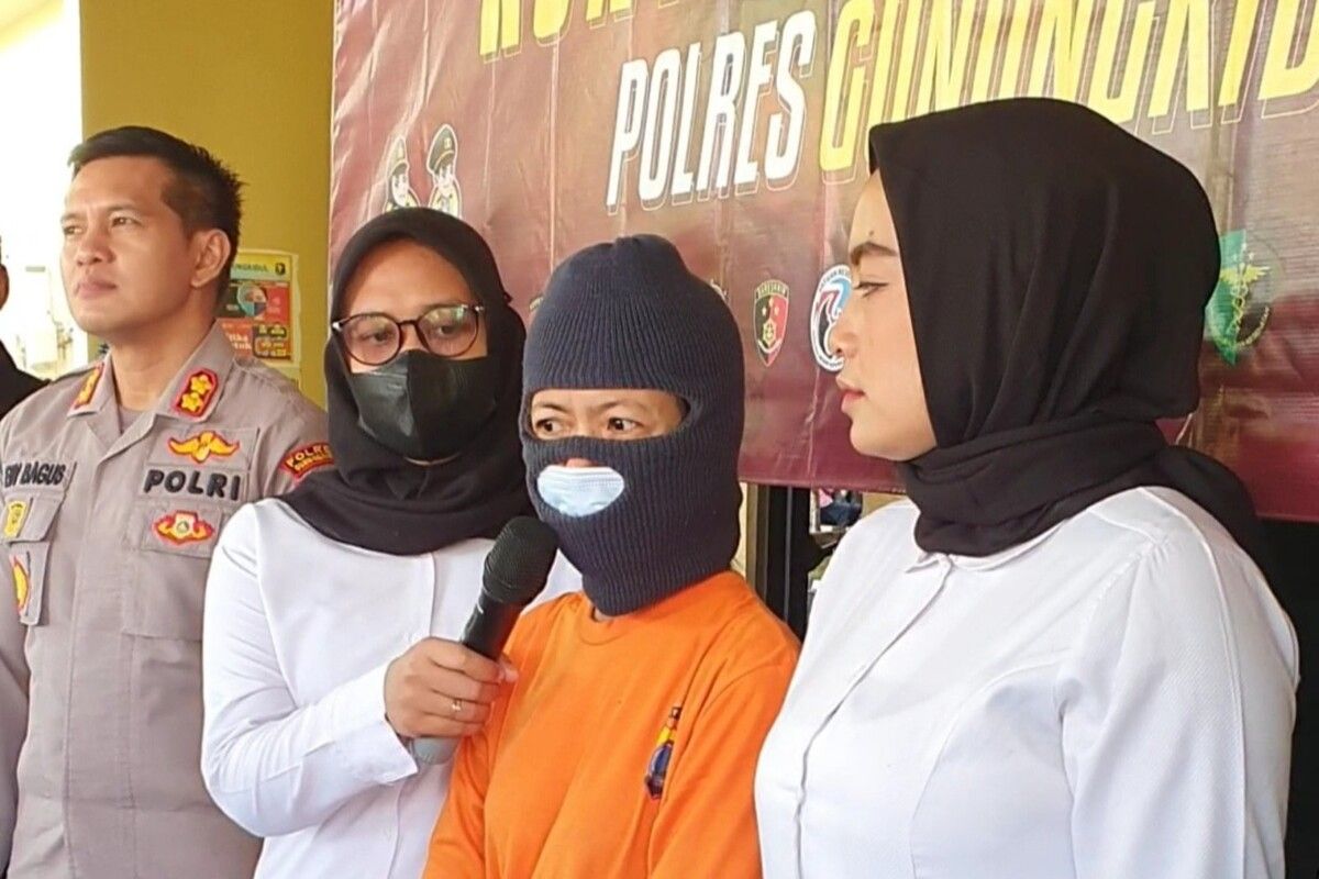 MDI tersangka pencurian sertifikat tanah saat di Mapolres Gunungkidul. Senin (26/6/2023)