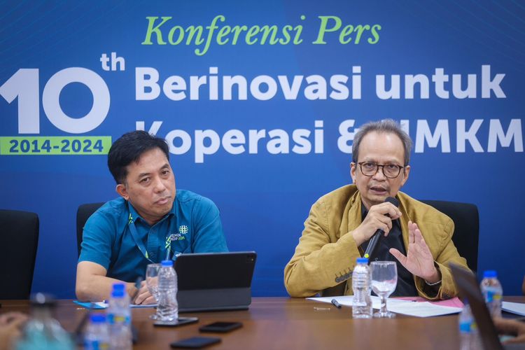 Kementerian Koperasi dan UKM (KemenKopUKM) khususnya di Deputi Bidang Usaha Mikro selama 10 tahun terakhir telah melaksanakan berbagai program atau kegiatan strategis untuk mengakselerasi transformasi usaha mikro agar naik kelas.