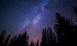 Mengapa Bintang Berkelap-kelip di Langit Malam?