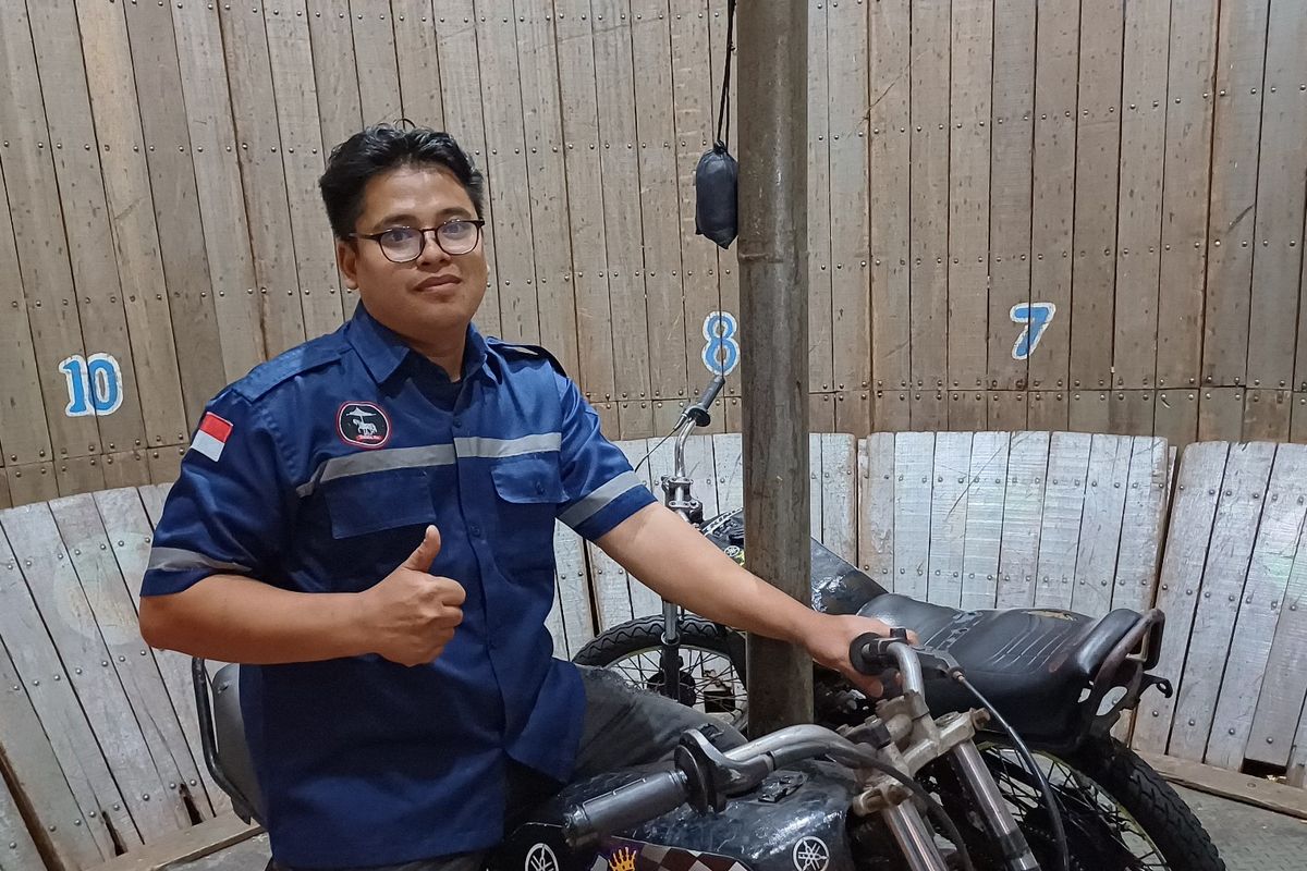 Joki Tong Setan, Khairul alias Dadung (31) saat ditemui Kompas.com di Pasar Malam Caglak, Gedong, Pasar Rebo, Jakarta Timur, Selasa (11/6/2024).