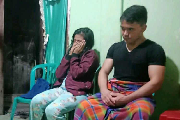 Pengungsi Afganistan yang tinggal sementara di Kota Makassar digrebek di rumah kost diduga berbuat mesum dengan seorang gadis,  Selasa (6/11/2018) dinihari. 