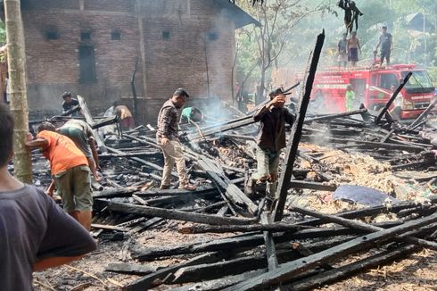 2 Rumah Panggung di Bima Terbakar, Kerugian Ditaksir Rp 75 Juta