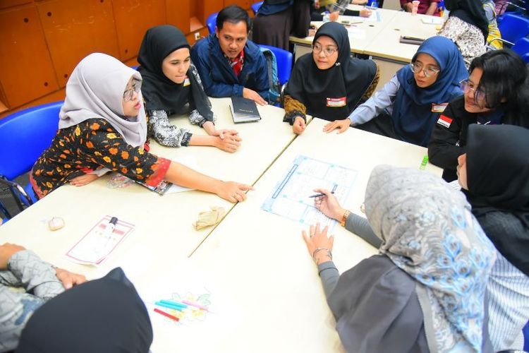 Melalui rangkaian kegiatan HGN 2025, IMstitute dan MR.D.I.Y. Indonesia berupaya memperkuat jejaring antar-pendidik agar mereka dapat terus belajar, berkembang, dan saling menguatkan. 