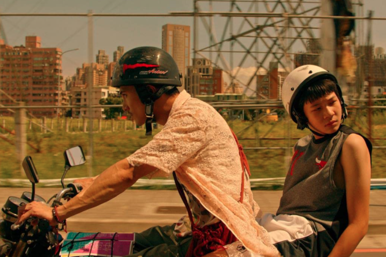 Roy Chiu dan Joseph Huang dalam salah satu adegan film Dear Ex (2018).