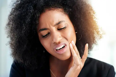 5 Kebiasaan Penyebab Gigi Sensitif yang Jarang Disadari