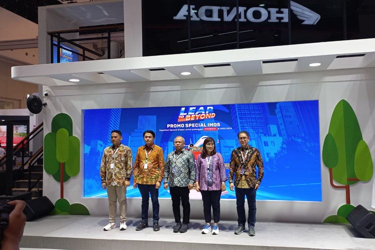 FIFGROUP berikan banyak promo untuk pembelian motor Honda di Indonesia Motorcycle Show (IMOS) 2024