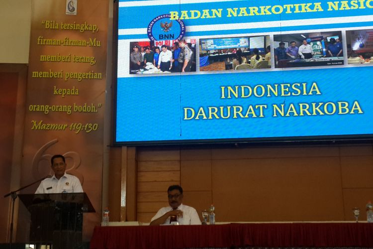 Kepala Badan Narkotika Nasional (BNN) Komjen Budi Waseso atau Buwas saat menjadi pembicara dalam acara Ikatan Keluarga Alumni Institut Injil Indonesia di Sekolah Alkitab Kota Batu, Jawa Timur, Kamis (2/11/2017)