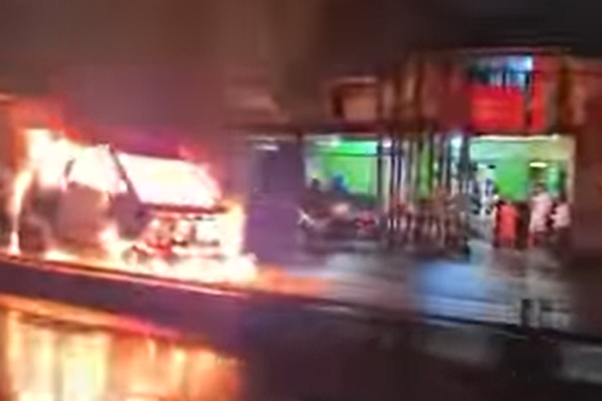Wuling Air EV terbakar di Bandung