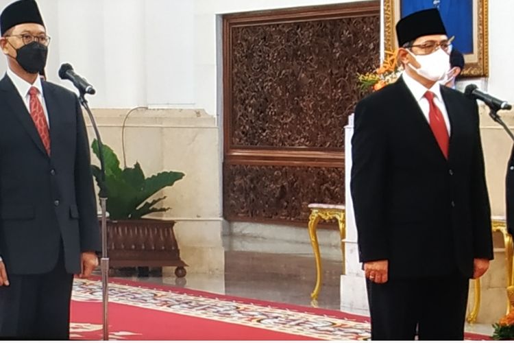 Bambang Susantono dan Dhony Rahajoe saat dilantik sebagai Kepala Otorita dan Wakil Kepala Otorita Ibu Kota Negara (IKN) Nusantara periode 2022-2027.