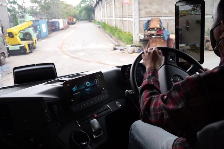 Test  drive truk Mercedes-Benz Actros