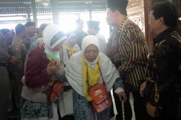 Jemaah haji disambut Pemkab Gunungkidul di Bangsal Sewokoprojo, Wonosari.